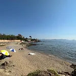 Studio 3 Pers Climatise Renove, Au Calme, Idealement Situe Proche St Raphael-St Tropez, Plage Et Commerces A Pieds