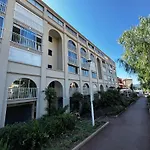 Studio 3 Pers Climatise Renove, Au Calme, Idealement Situe Proche St Raphael-St Tropez, Plage Et Commerces A Pieds