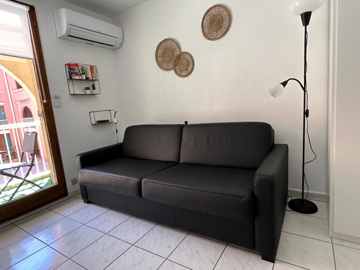 3 Pers Climatise Renove, Au Calme, Idealement Situe Proche St Raphael-st Tropez, Et Commerces A Pieds Appartement Fréjus
